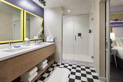  - Bristol Hotel San Diego