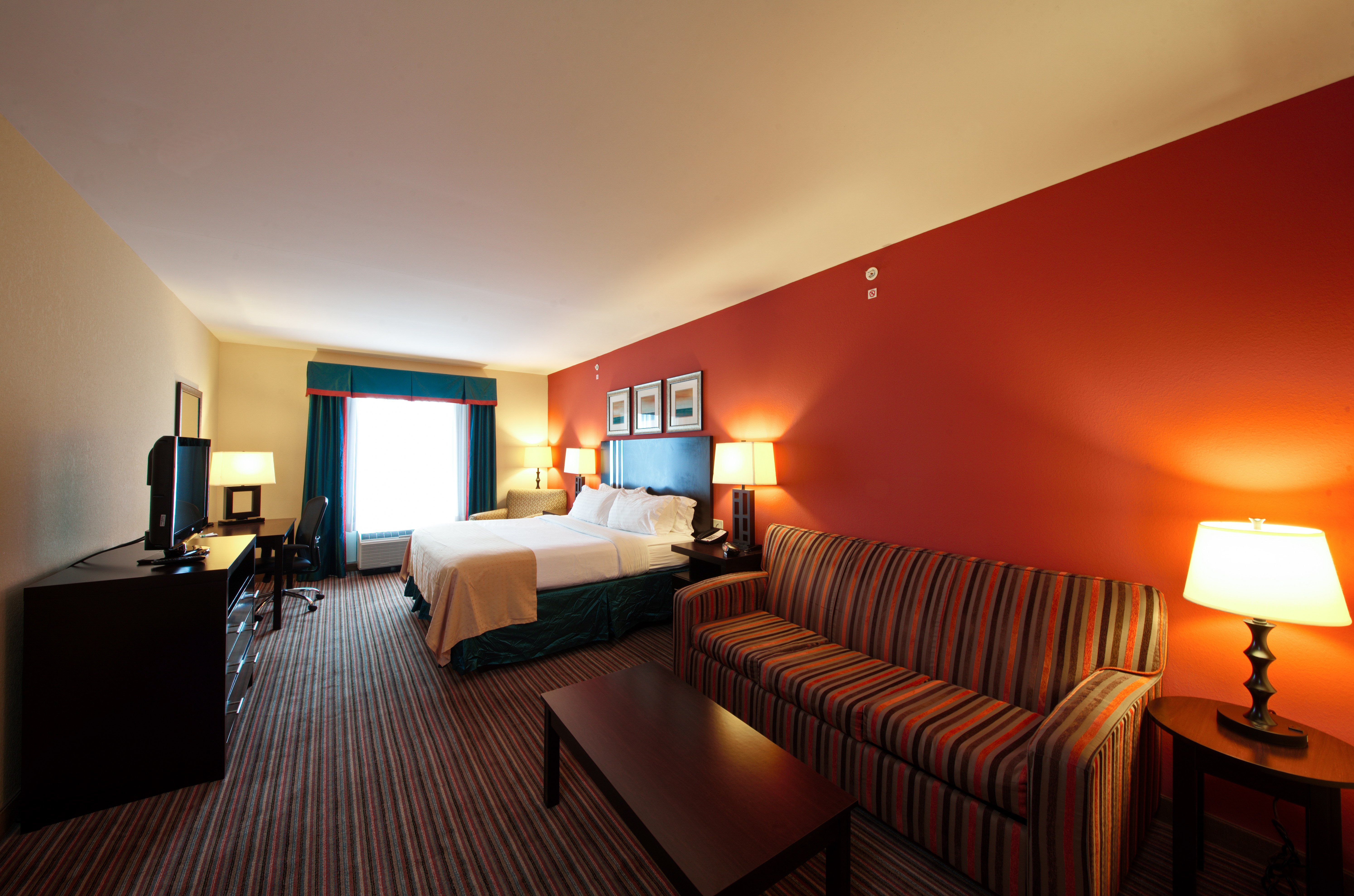 HOLIDAY INN TITUSVILLE KENNEDY BY I-guestroom-Deluxe Room.jpg