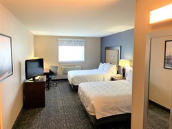  - Holiday Inn & Suites Carol Stream