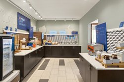  - Holiday Inn Express & Suites Fort Myers - I-75, Exit 136