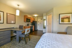  - Candlewood Suites Medford - I-5, Exit 33