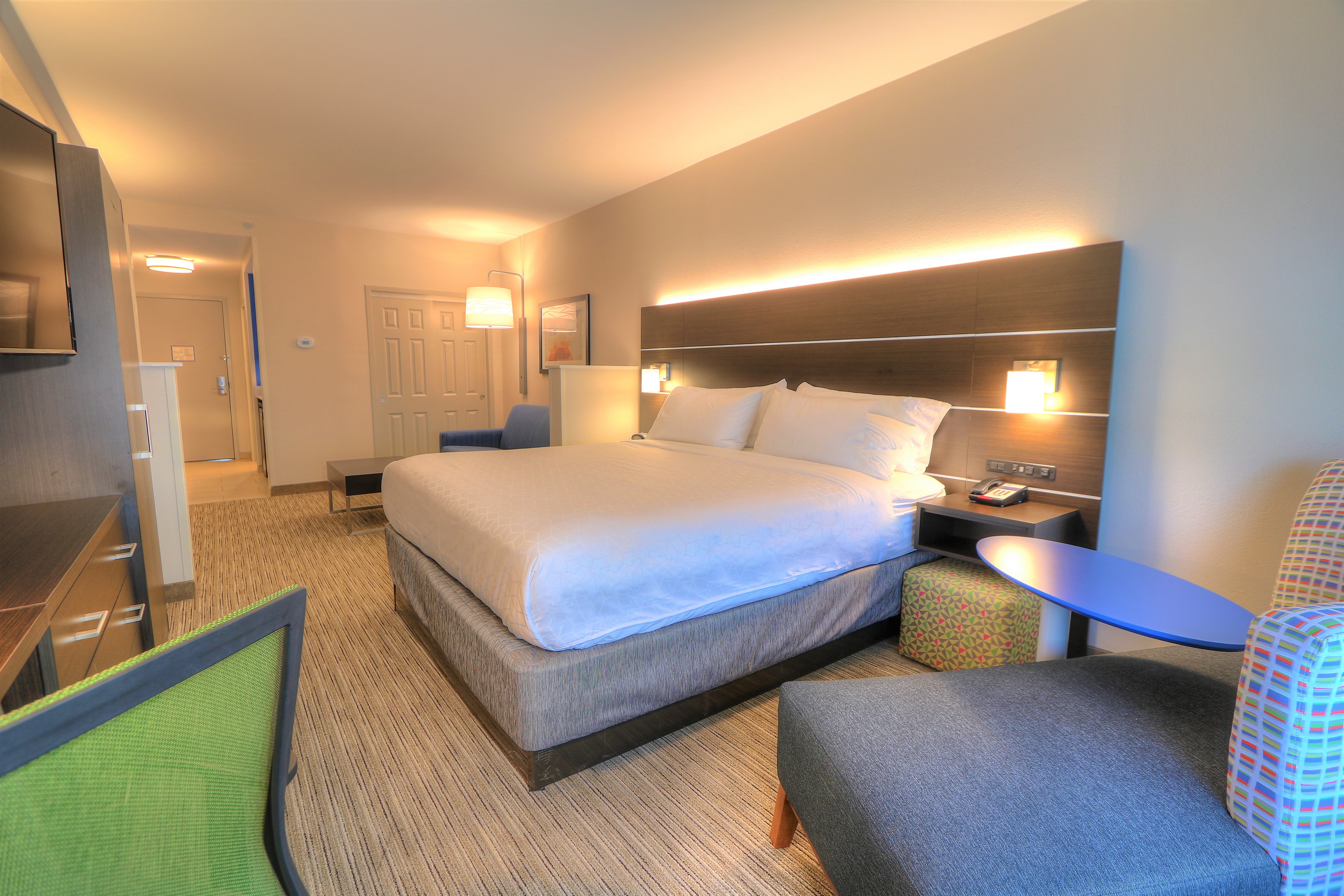 Holiday Inn Express and Suites Saraland, AL King Bed Suite 