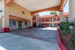  - Scottish Inn & Suites IAH Airport Houston