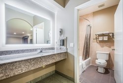  - Scottish Inn & Suites IAH Airport Houston