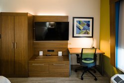  - Holiday Inn Express & Suites Knoxville - I-40 & I-75, Exit 373