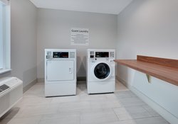  - Holiday Inn Express & Suites SeaWorld San Antonio