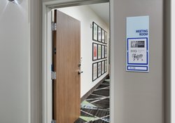  - Holiday Inn Express & Suites SeaWorld San Antonio