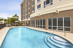  - Holiday Inn Express & Suites Fort Myers - I-75, Exit 136