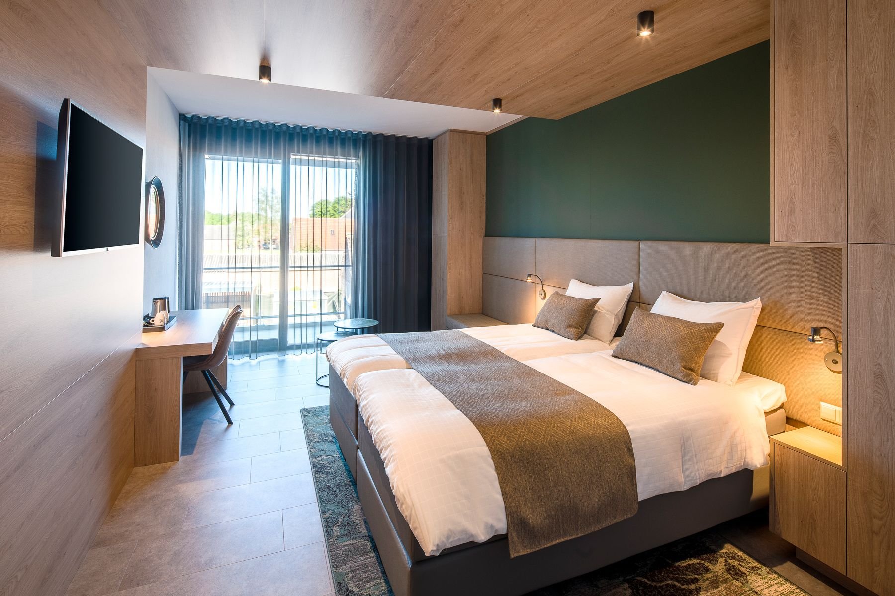 HOTEL 46-guestroom-Classic Room.jpg
