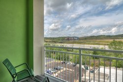  - Holiday Inn & Suites Near Convention Center Pigeon Forge