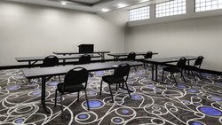  - Holiday Inn Express Downtown Kansas City - I-70, Exits 2J & 2K