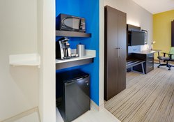  - Holiday Inn Express & Suites Cleburne