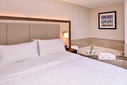  - Holiday Inn Express & Suites McKinleyville - US 101, Exit 72