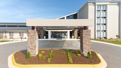  - Holiday Inn Valley View Airport Roanoke - I-581, Exit 3W