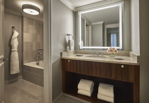 FOUR SEASONS HOTEL WASHINGTON - Photo 16