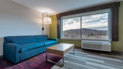  - Holiday Inn Express & Suites Marion - I-40, Exit 86