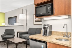  - Holiday Inn Express & Suites Newark - I-95, Exit 3