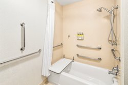  - Holiday Inn Express & Suites Newark - I-95, Exit 3