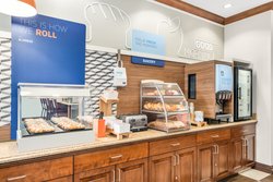  - Holiday Inn Express & Suites Newark - I-95, Exit 3