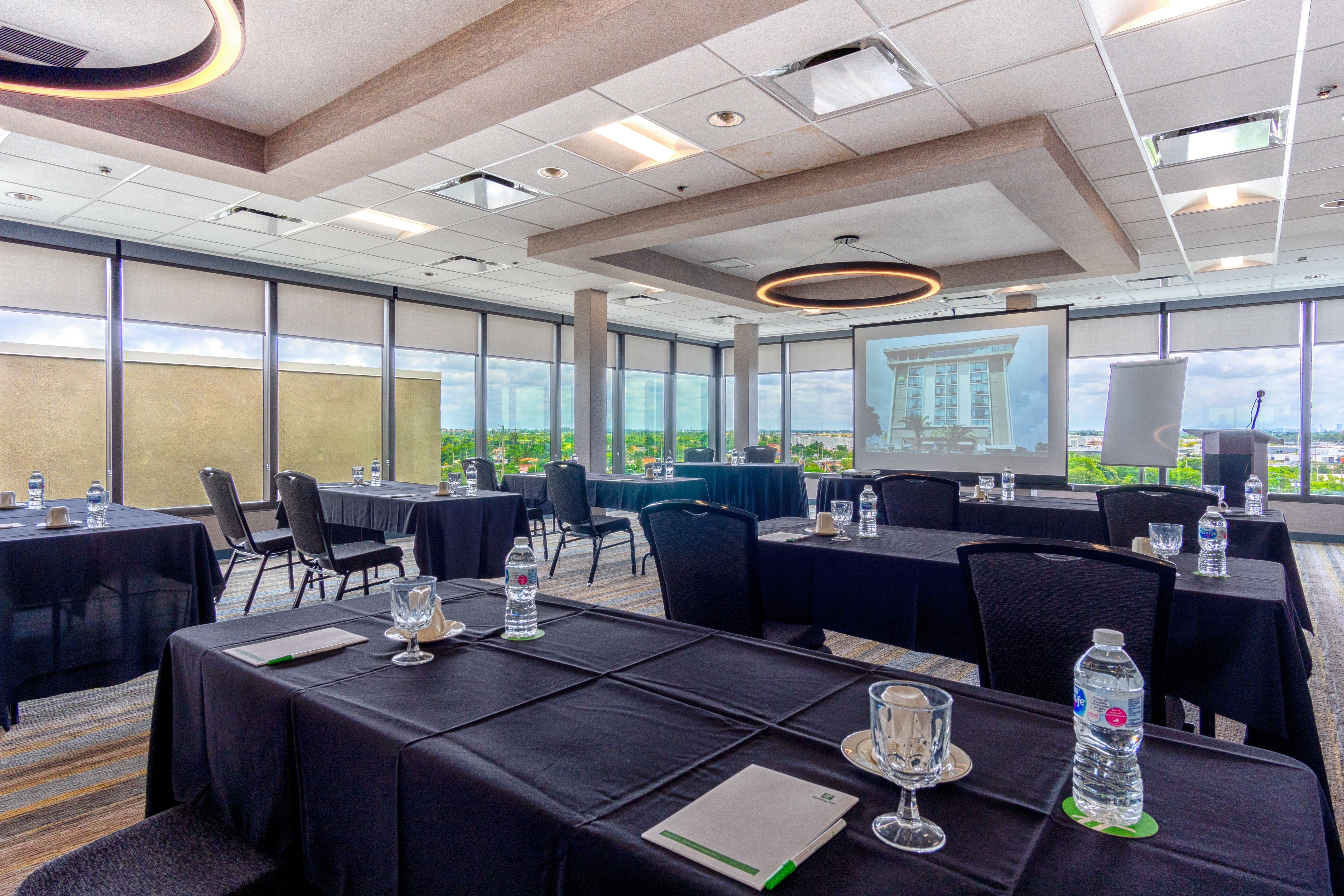 HOLIDAY INN - INTL AIRPORT N BY IHG-guestroom-Dolphin Room.jpg