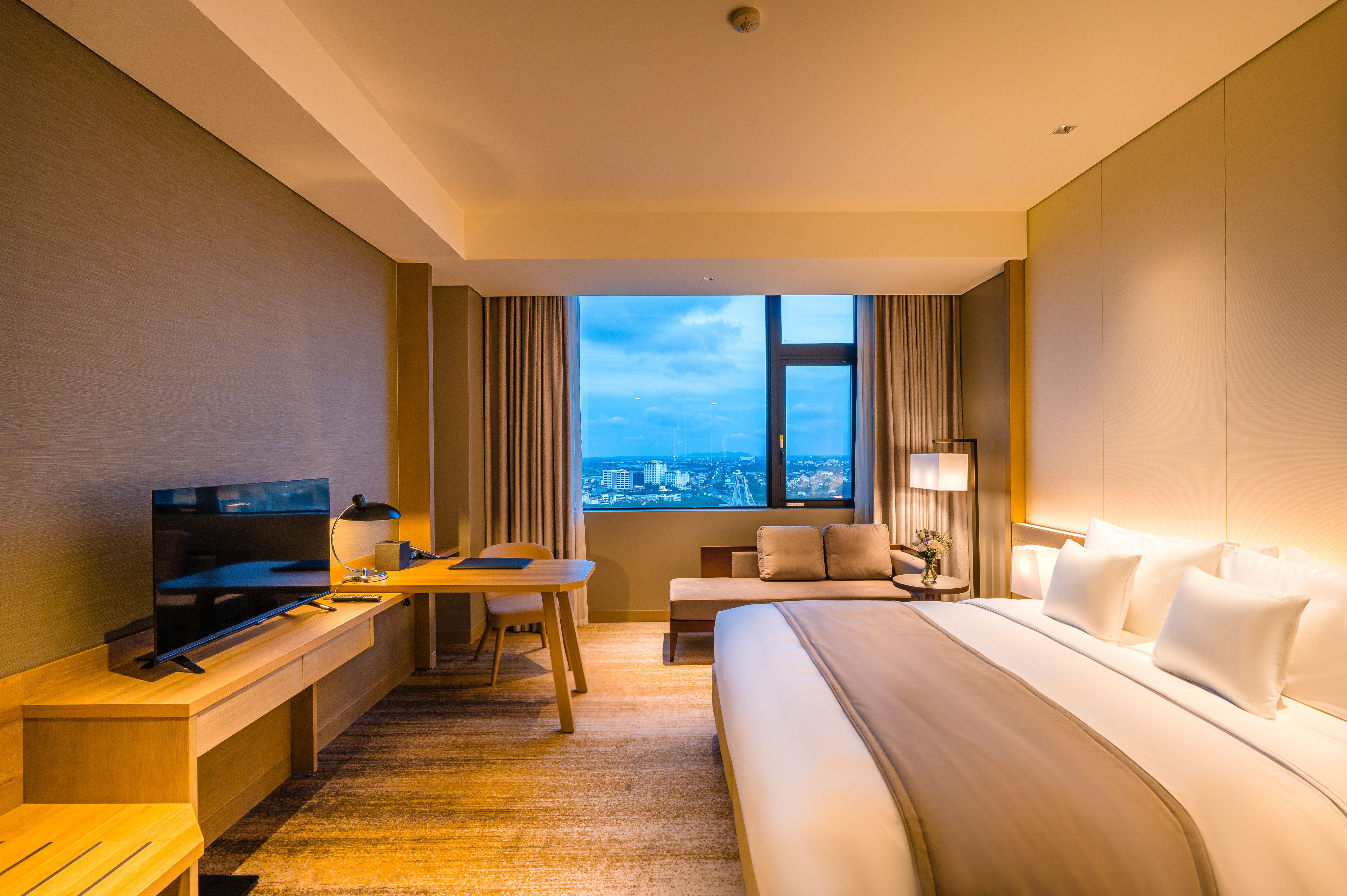 HOTEL NIKKO HAI PHONG-guestroom-Club Room.jpg