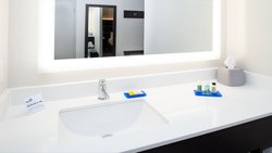  - Holiday Inn Express Dent - I-74, Exit 11