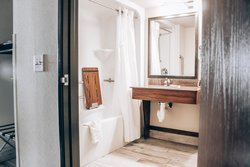  - Holiday Inn Express & Suites Weatherford - I-40, Exit 84