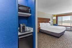  - Holiday Inn Express & Suites Elk Grove - I-5, Exit 506