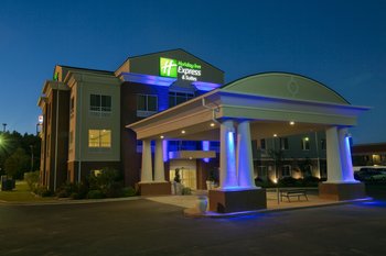 Holiday Inn Express & Suites Brookhaven