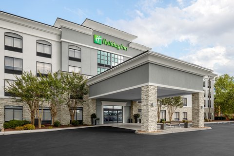 Front view of hotel- A warm and sincere welcome awaits you.