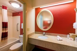  - Red Roof Inn St Clairsville - I-70, Exit 218