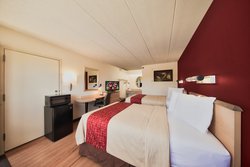  - Red Roof Inn Blue Ash - I-71, Exit 15