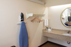  - Red Roof Inn Blue Ash - I-71, Exit 15