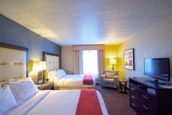  - Holiday Inn Express & Suites West Haven - I-15 & I-84, Exit 343