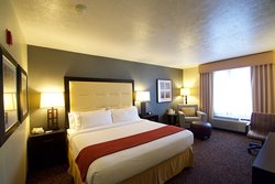  - Holiday Inn Express & Suites West Haven - I-15 & I-84, Exit 343
