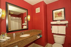  - Holiday Inn Express & Suites West Haven - I-15 & I-84, Exit 343