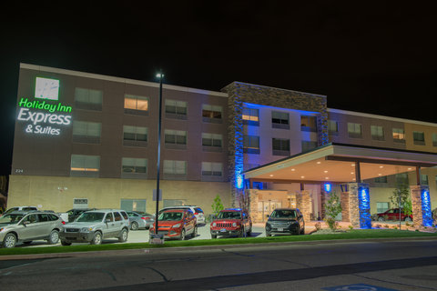 Welcome to the Holiday Inn Express & Suites Jeffersonville