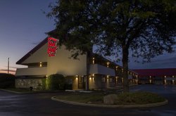  - Red Roof Inn Arlington Heights - I-90, Exit 70