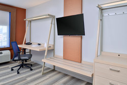  - Holiday Inn Express & Suites Island Lake Brighton