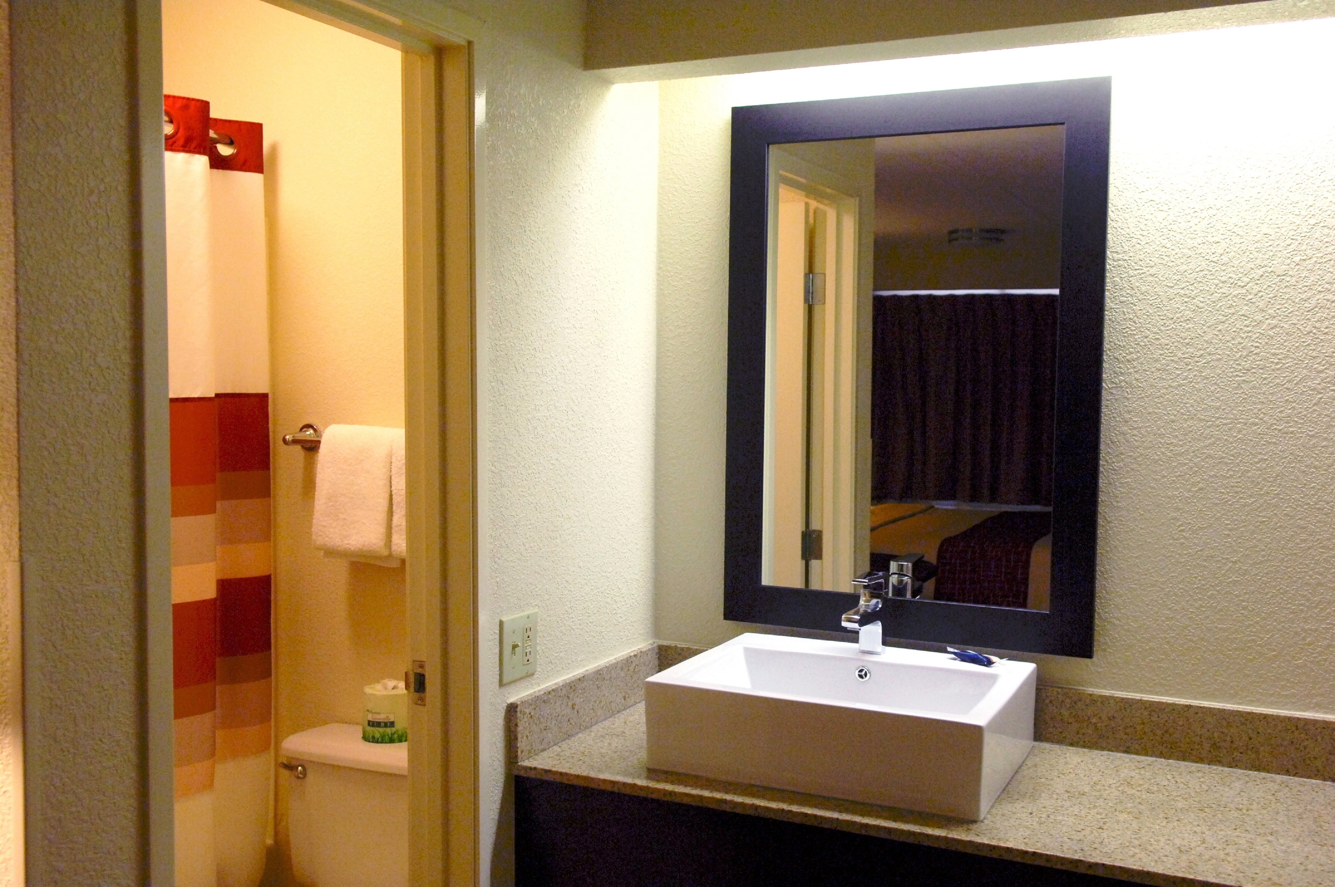 RED ROOF PLUS BALTIMORE-BWI SOUTH-guestroom-Bathroom.jpg