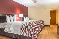  - Red Roof Inn Austinburg