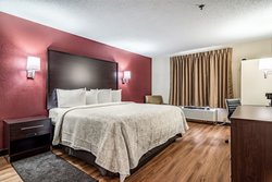  - Red Roof Plus+ Inn & Suites College Park - I-85, Exit 69 & 69B