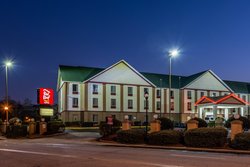  - Red Roof Plus+ Inn & Suites College Park - I-85, Exit 69 & 69B