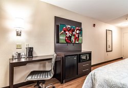  - Red Roof Plus+ Inn & Suites College Park - I-85, Exit 69 & 69B