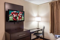  - Red Roof Plus+ Inn & Suites College Park - I-85, Exit 69 & 69B