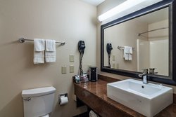  - Red Roof Plus+ Inn & Suites College Park - I-85, Exit 69 & 69B