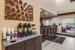  - Red Roof Plus+ Inn & Suites College Park - I-85, Exit 69 & 69B