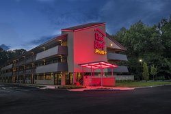  - Red Roof Plus+ Inn Newark - I-95, Exit 4B