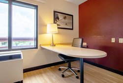  - Red Roof Plus+ Inn & Suites West Palm Beach - I-95, Exit 74