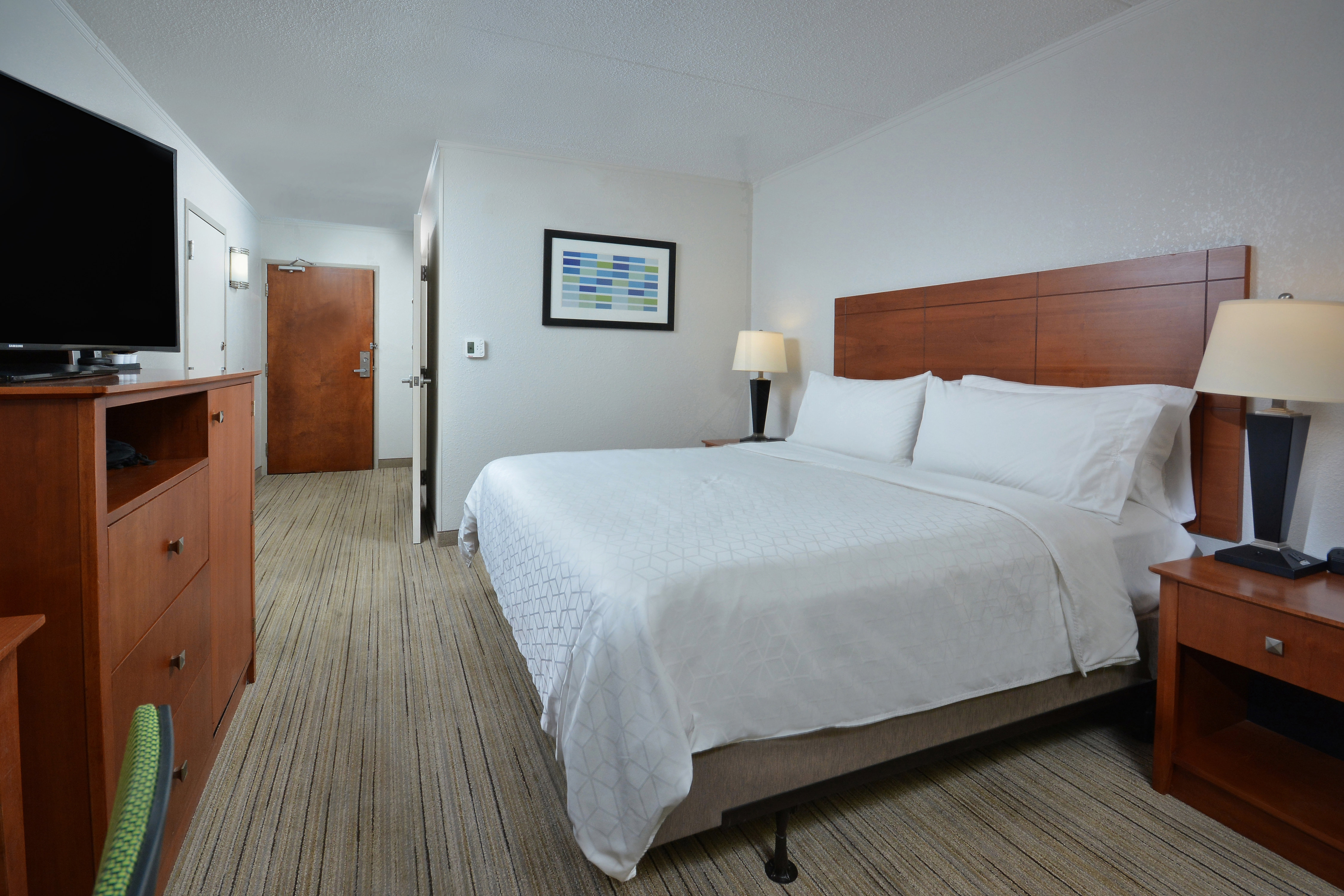A clean and quiet room awaits you at our Lynchburg accommodations.